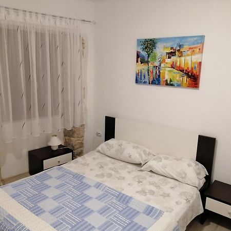 Apartment Elena Bale Habitación foto