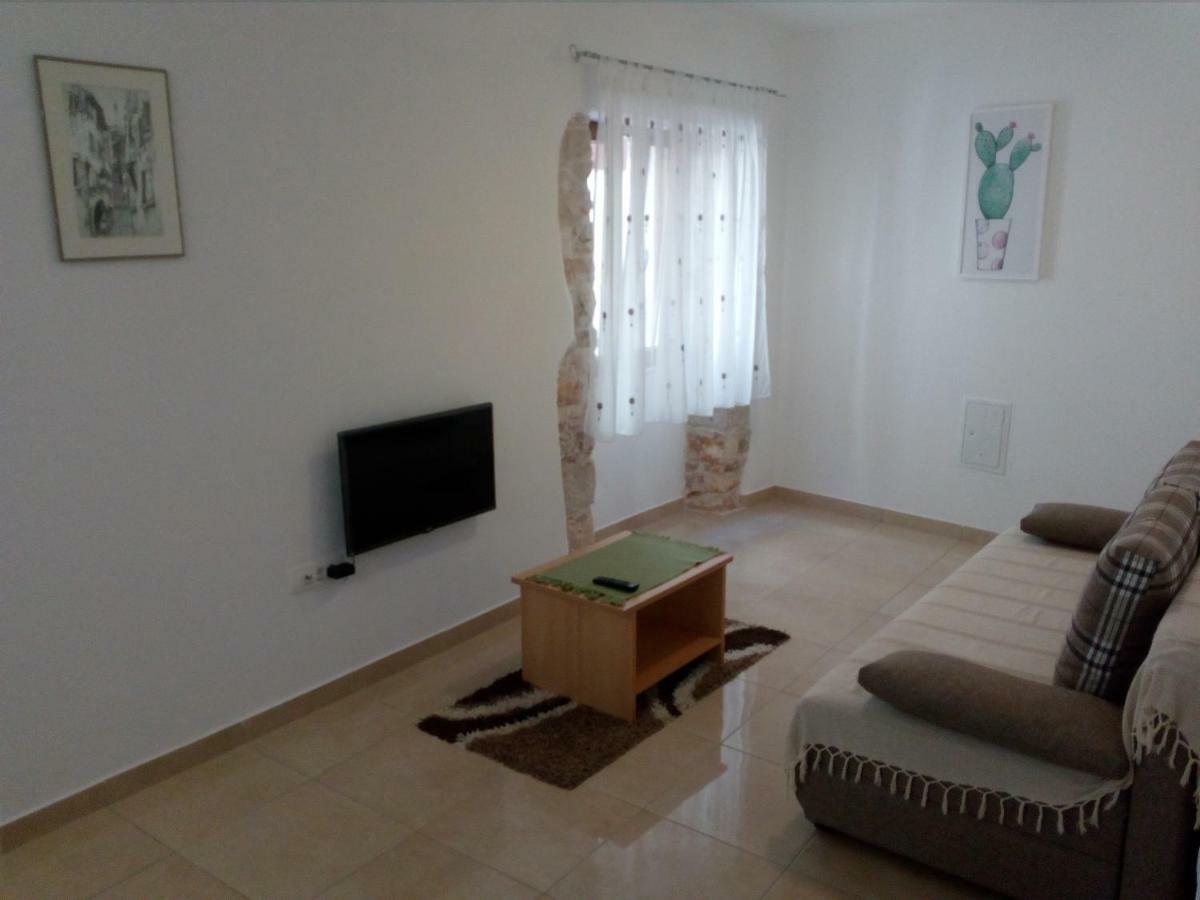 Apartment Elena Bale Exterior foto