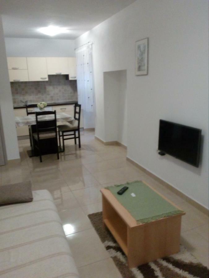 Apartment Elena Bale Exterior foto
