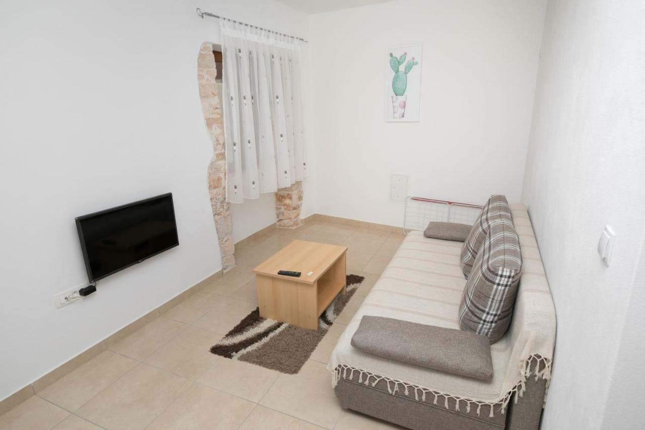 Apartment Elena Bale Exterior foto