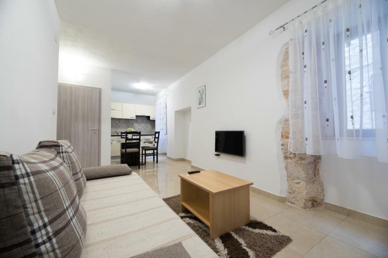 Apartment Elena Bale Exterior foto